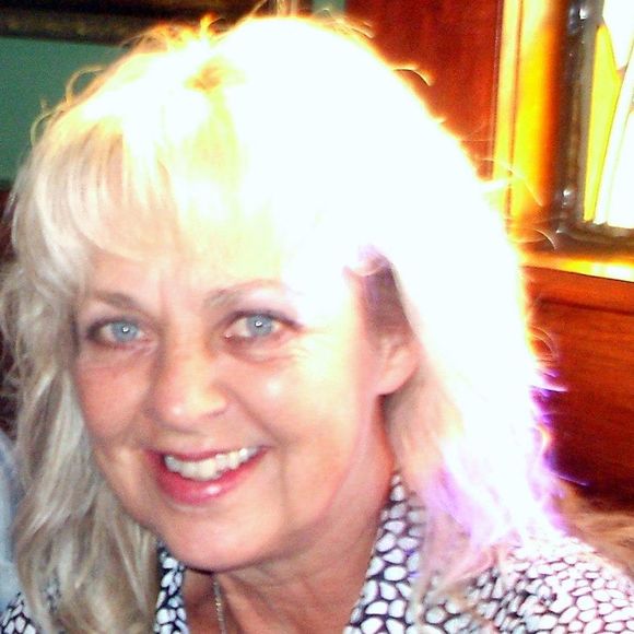 Meet the Posher Other - Meet your Posher, Sharon